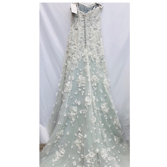 David Tutera for Mon Cheri wedding gown - Picture 9 of 16